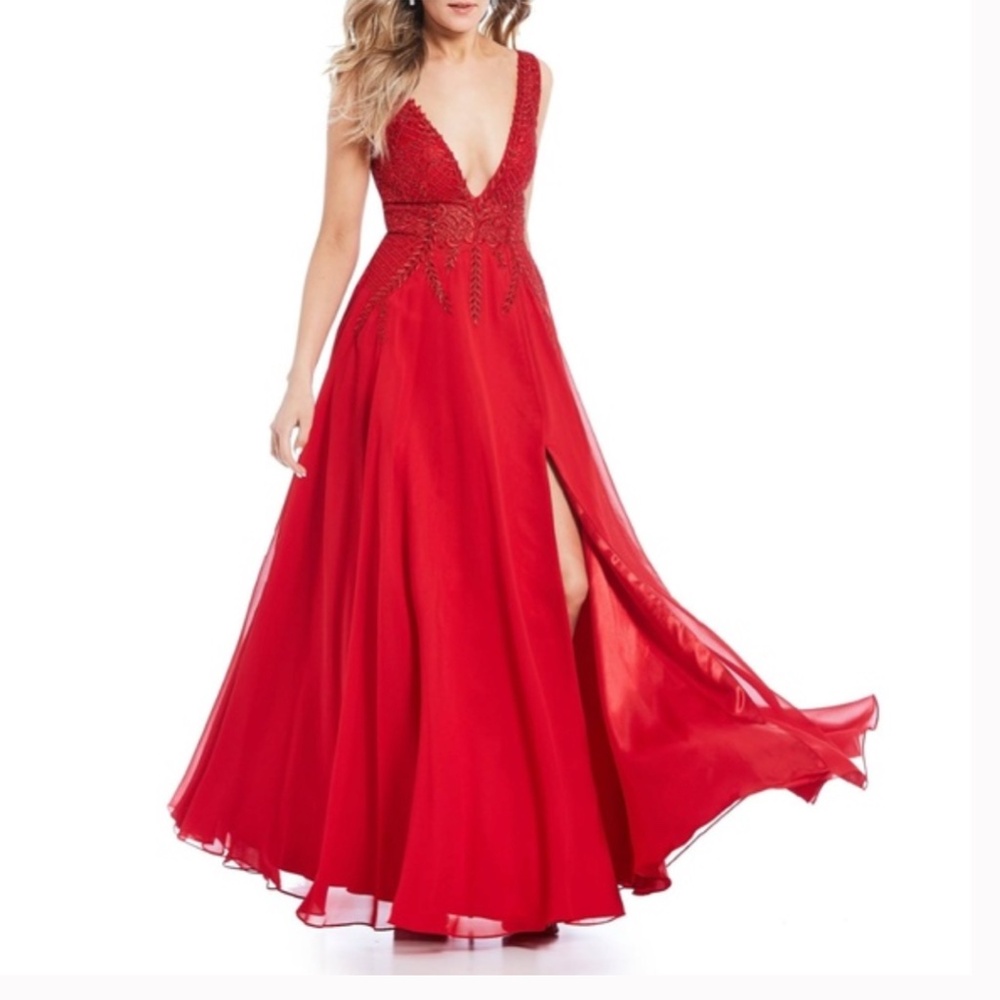 GB Social Deep V-Neck Applique Bodice Red Ballgown - Picture 1 of 17